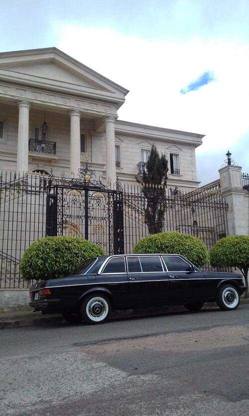 classicmansionsanjoseCOSTARICALIMUSINAMERCEDES300DLANG.jpg