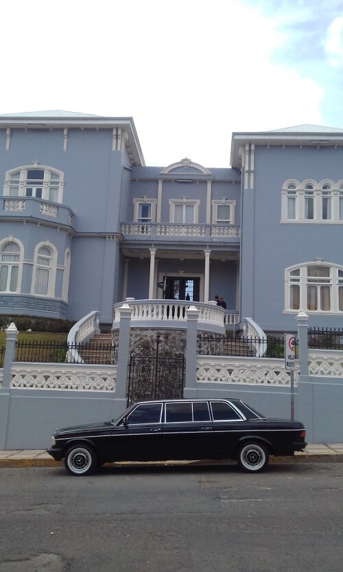 CastilloAzulCostaRicanLegislativeAssemblyLIMOUSINEMERCEDES300DLANG.jpg